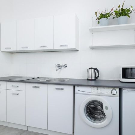 1-Bedroom Apartment - Dluga 65 Street クラクフ エクステリア 写真